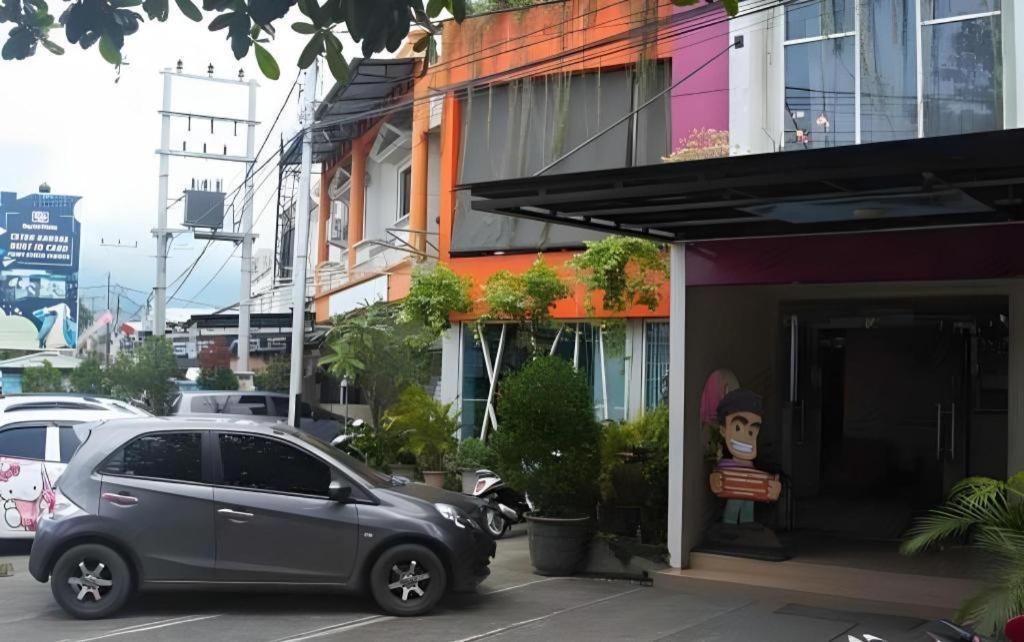 Nutana Hotel Матарам Екстериор снимка