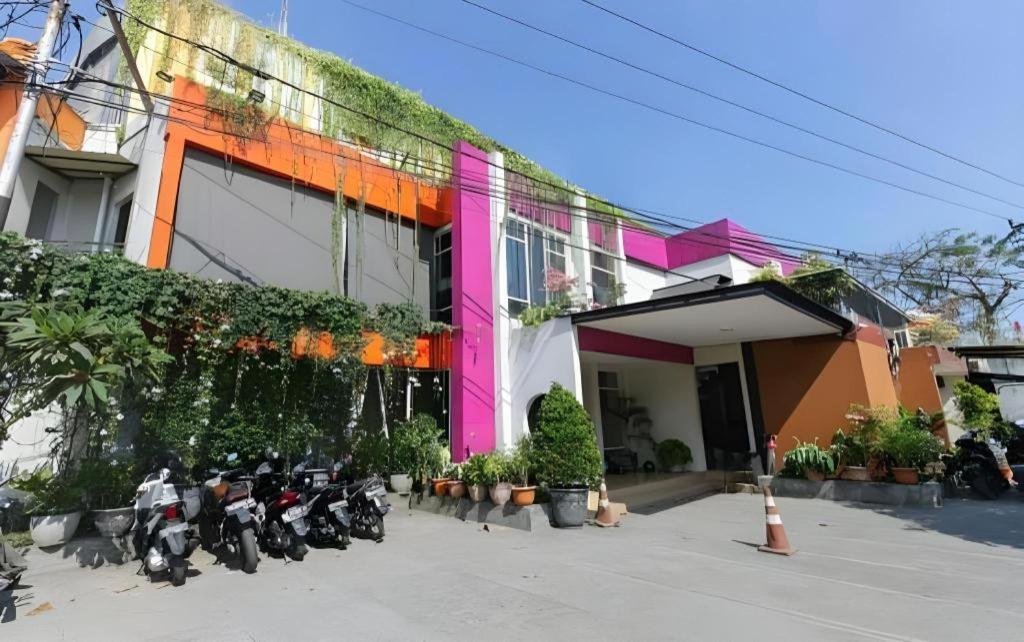 Nutana Hotel Матарам Екстериор снимка