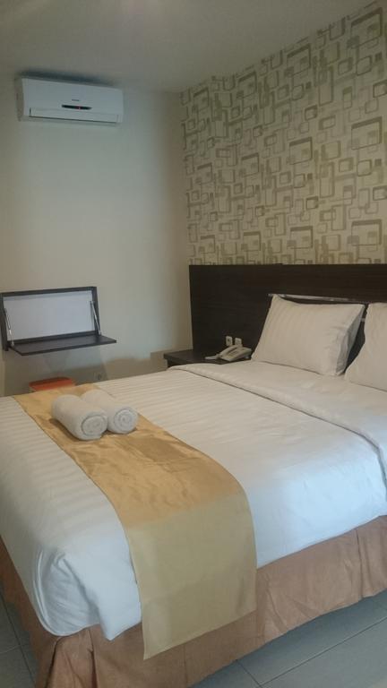Nutana Hotel Матарам Екстериор снимка