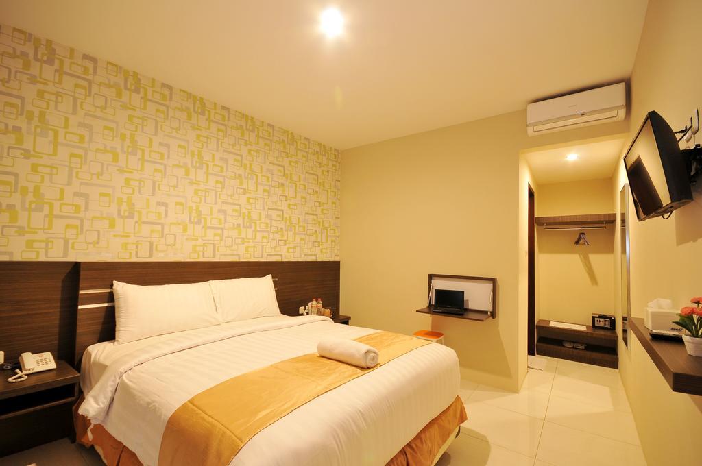 Nutana Hotel Матарам Стая снимка