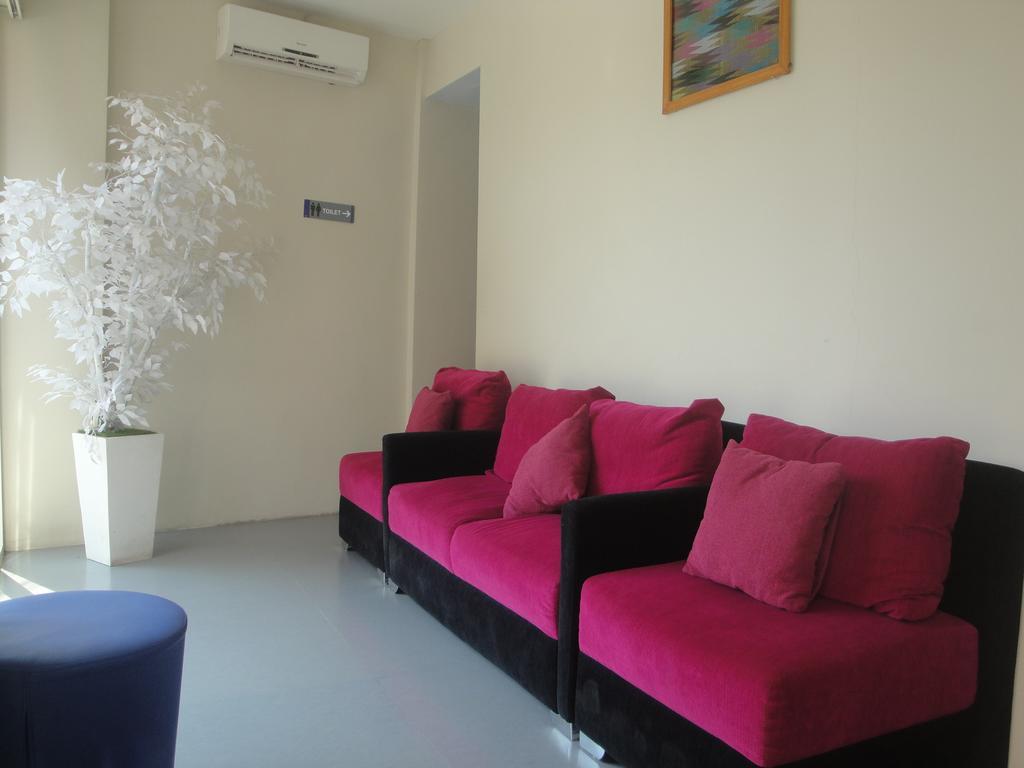Nutana Hotel Матарам Екстериор снимка